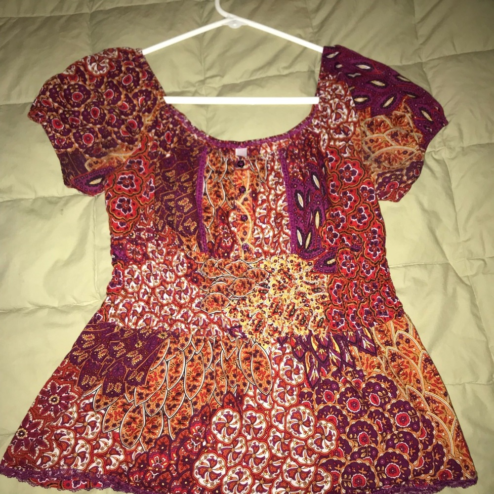 adorable floral lace boho top size Small
